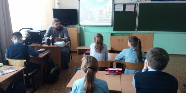 11 марта в 4-м классе Александровской школы прошёл урок на тему «О монастырях и монашестве»